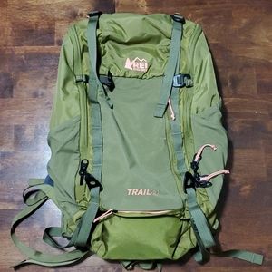 REI Trail 40 women's daypack army green and peach